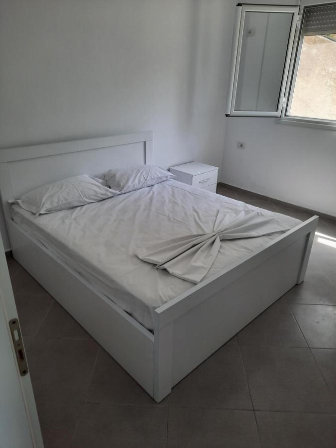 Flower Hill Vlorë Esterno foto