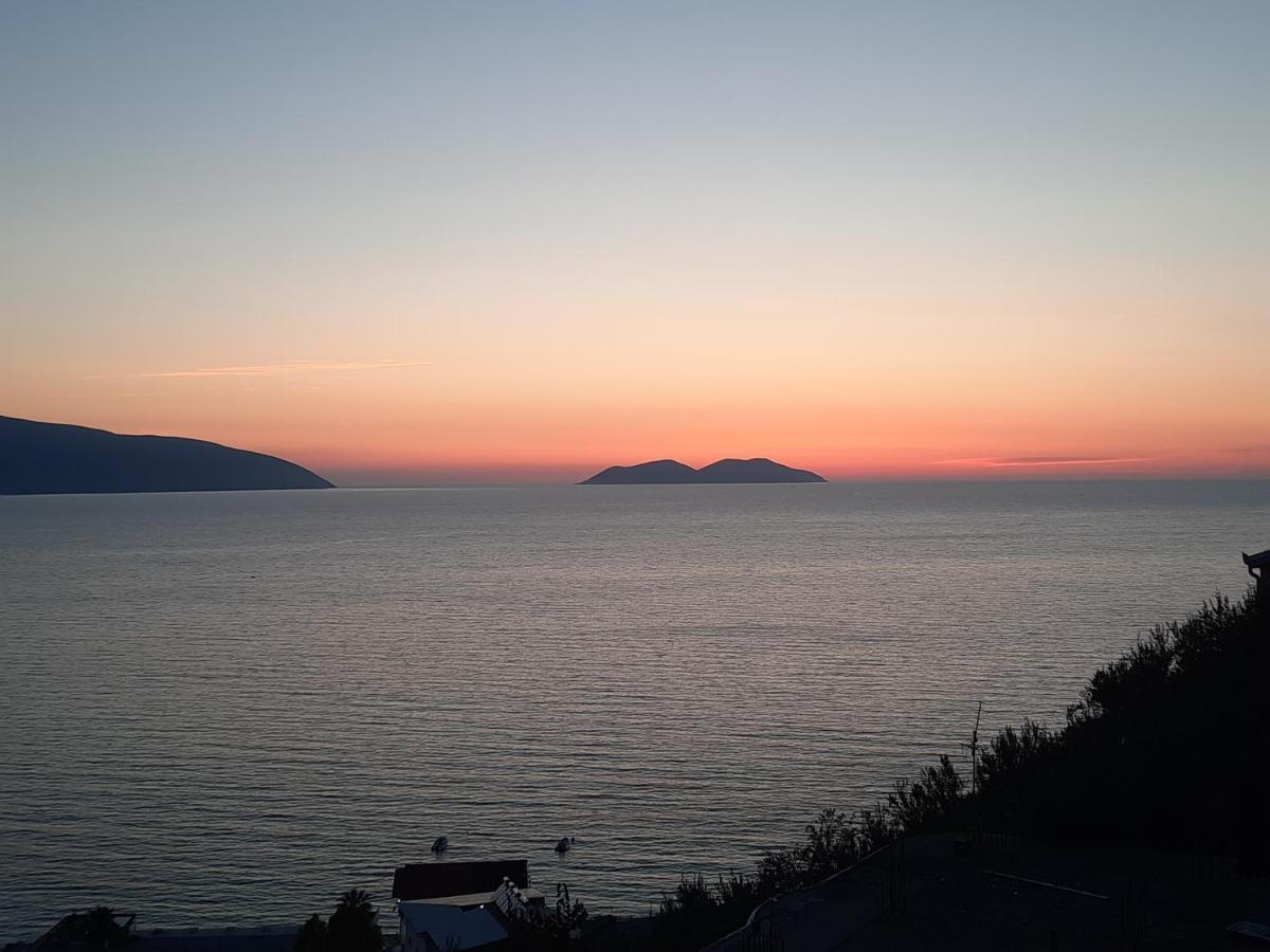 Flower Hill Vlorë Esterno foto